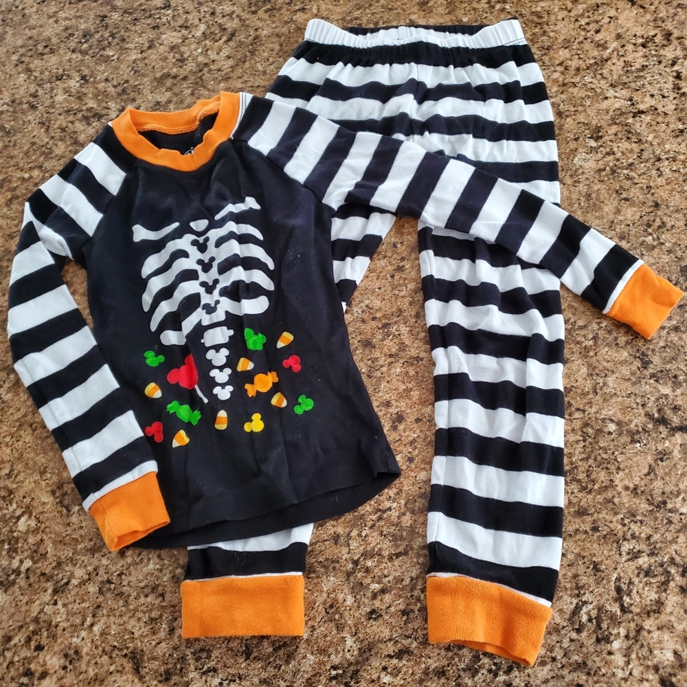 Disney 5t Halloween pajamas